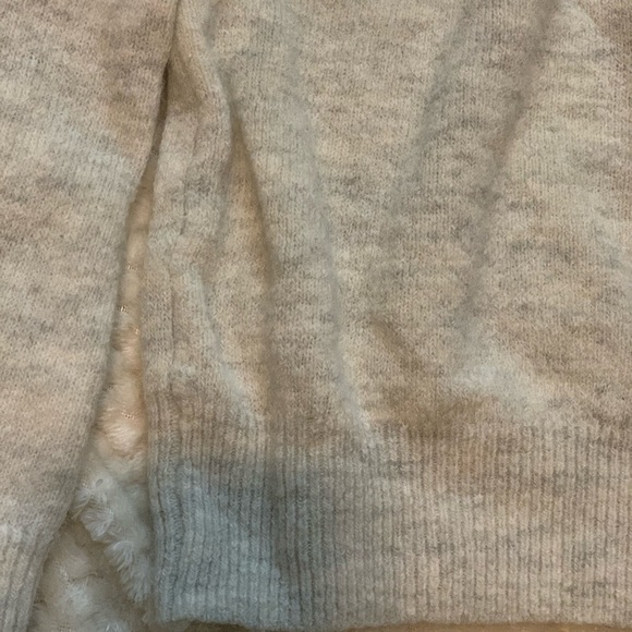 H&M Cream/White "LOVE" Sweater | Long Sleeve - Picture 4 of 4